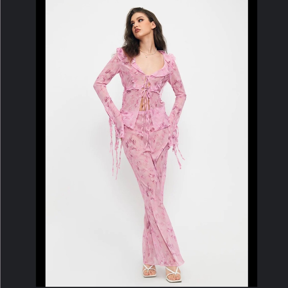 Pink Ruffle Set like Rat & Boa